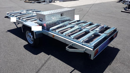 El remolque puede transportar de 12 a 15 bicicletas en posición horizontal